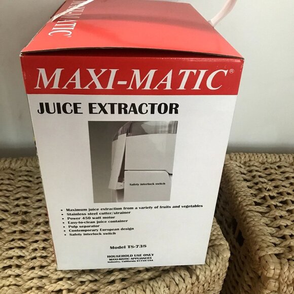 Vintage Unopened Macys Maxi-Matic Juice Extractor Juice Machine 450 Watts TS-738 - Picture 2 of 5